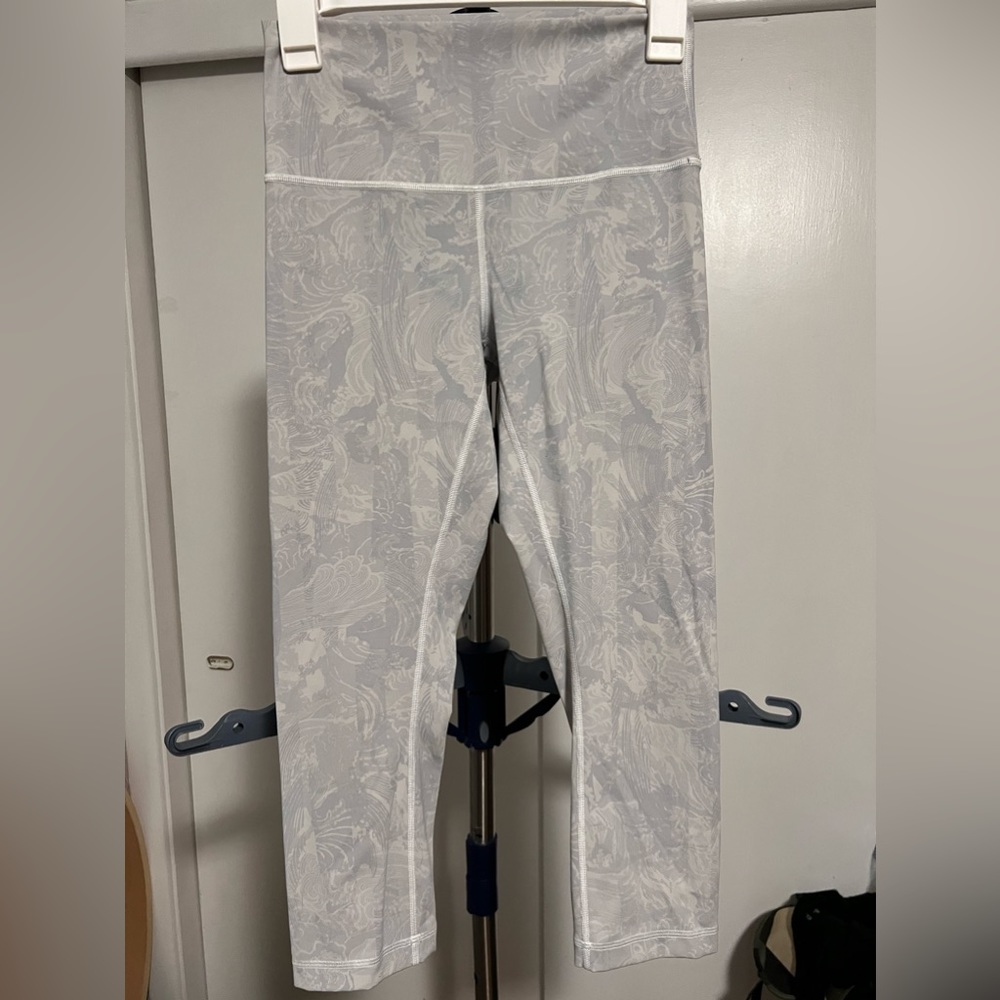 Lululemon align crops 21